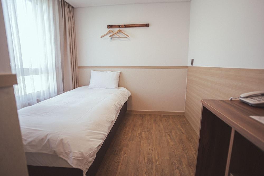 Kenny Stay Jeju Seogwipo Exterior foto